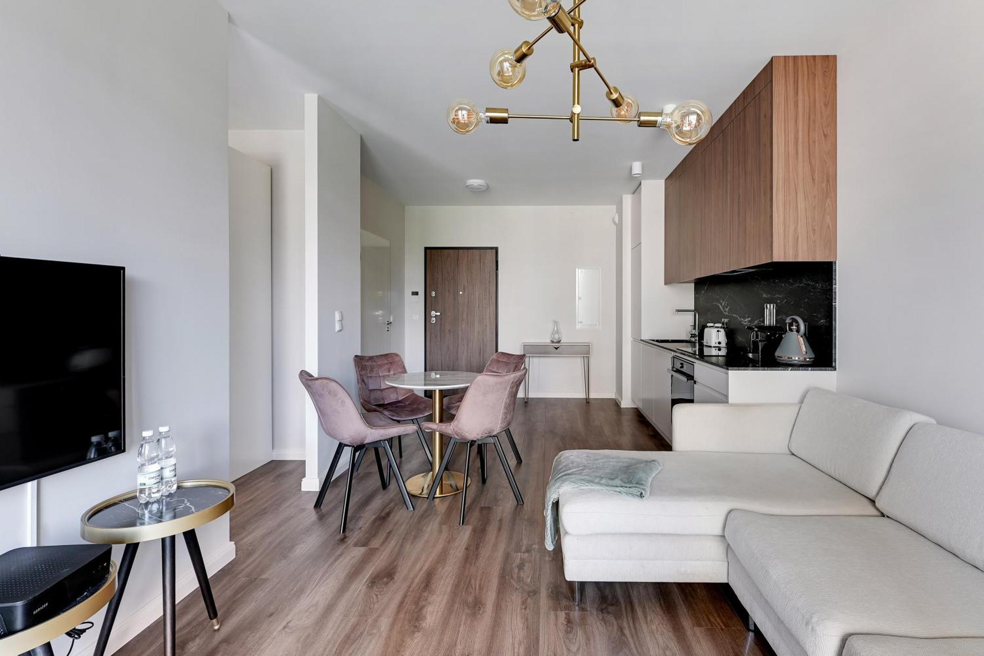 Scala 60K City Center Apartments With Parking By Lion Apartments غدانسك المظهر الخارجي الصورة