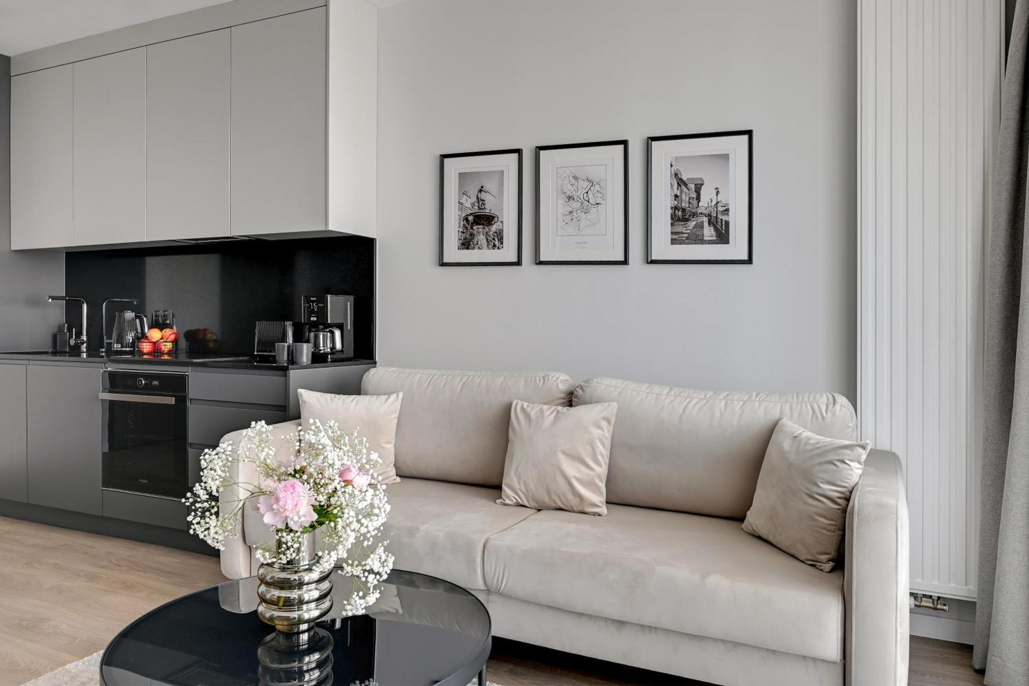 Scala 60K City Center Apartments With Parking By Lion Apartments غدانسك المظهر الخارجي الصورة